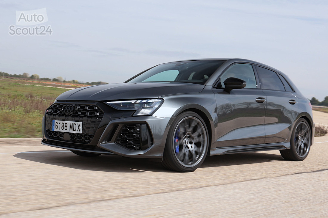 Audi-RS3-performance-edition (5).jpg