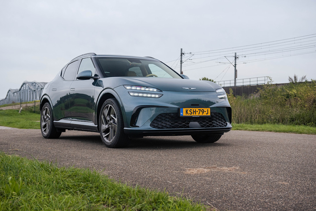 Genesis GV60 header