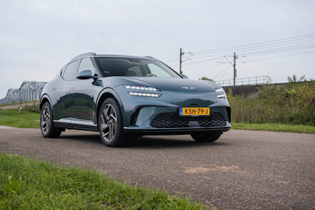 Genesis GV60 header