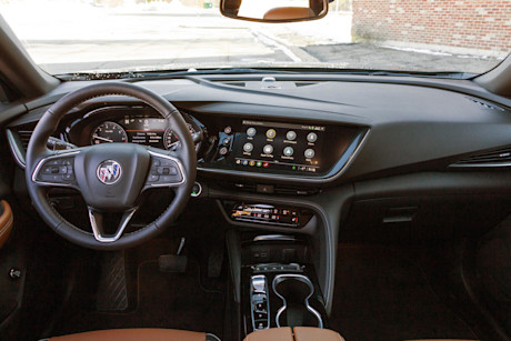 Editorial 2021 buick envision awd essence sport touring 19 ew