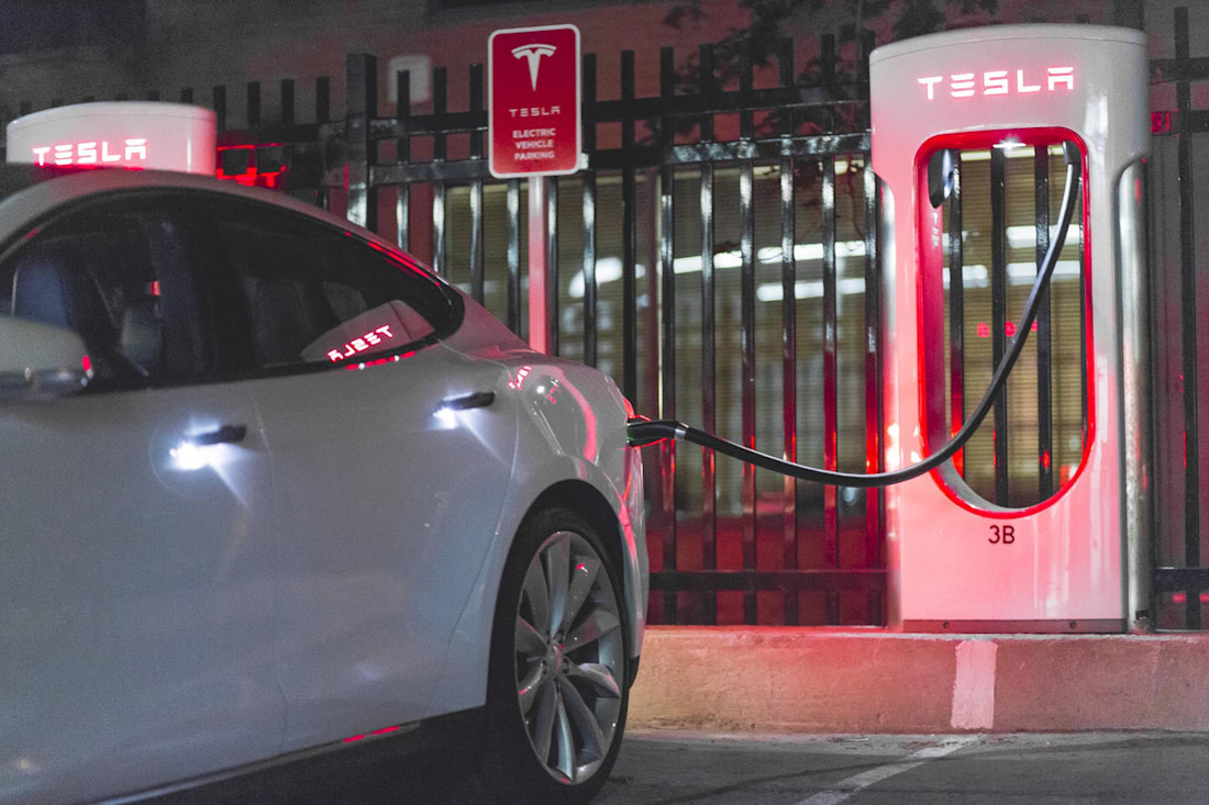 Editorial 2015 tesla model s p85d 16 rf