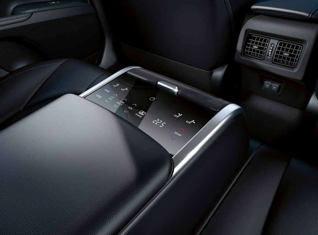 2019_Toyota_Camry_11.JPG