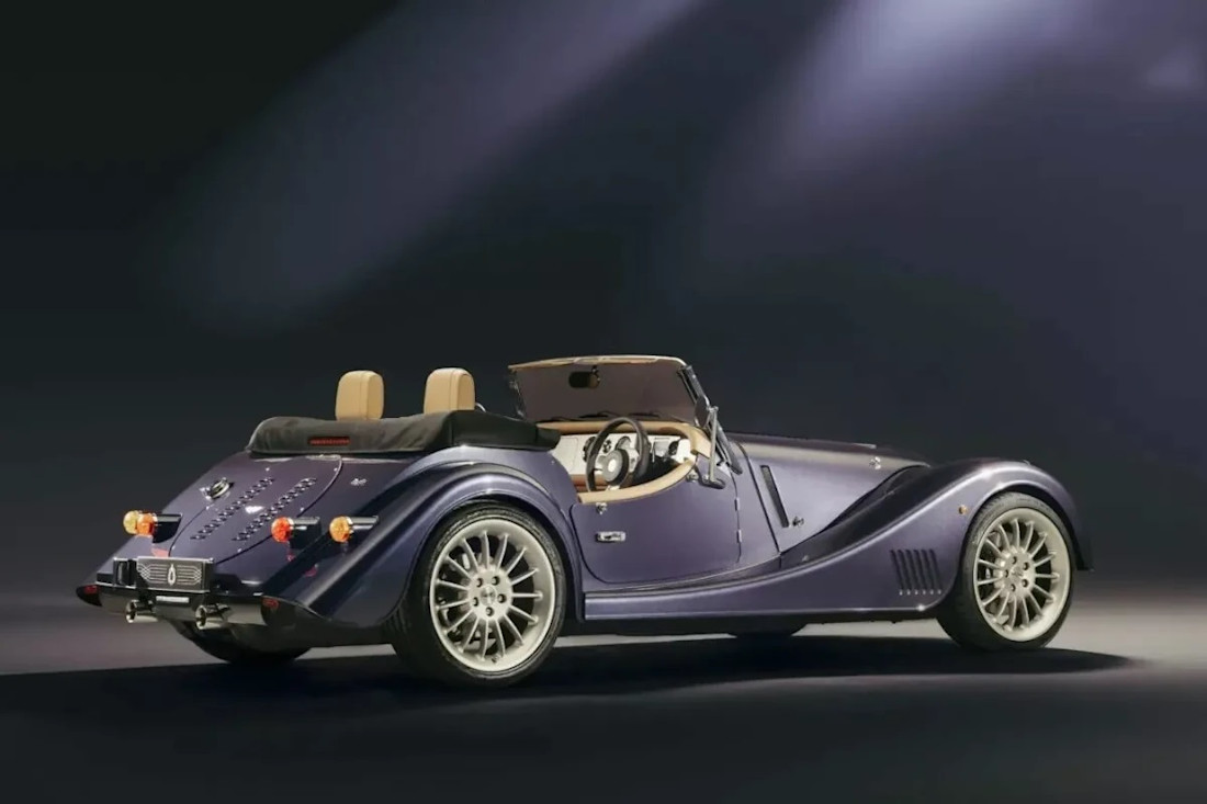 Morgan-Plus-Six-Pinnacle-2025 (3).jpg