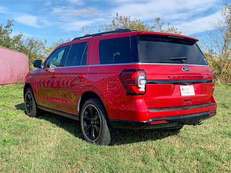 Editorial 2022 ford expedition limited stealth edition 07 mg