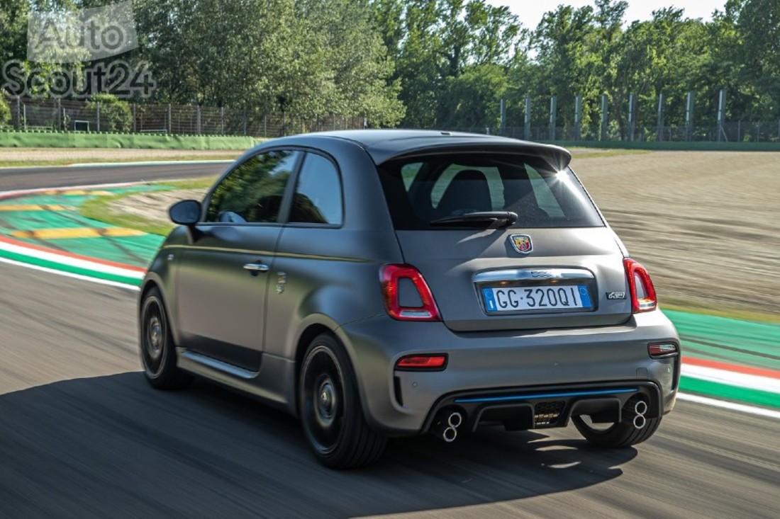 Fiat-F595_Abarth-2022-1280-0f (1).jpg
