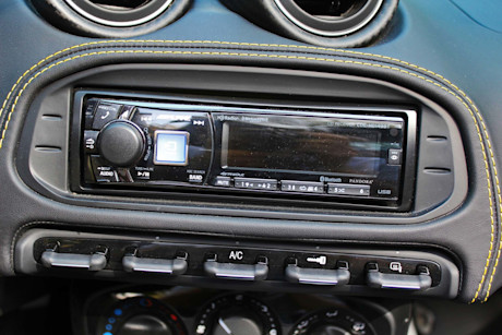 Editorial 2016 alfa romeo 4c spider 12 pb