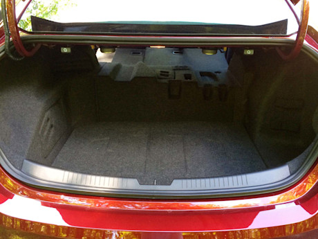 Editorial 15 pb 2016 chevrolet malibu hybrid