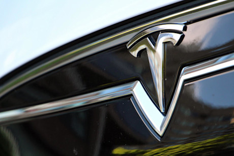 Editorial 2015 tesla model s p85d 13 jy