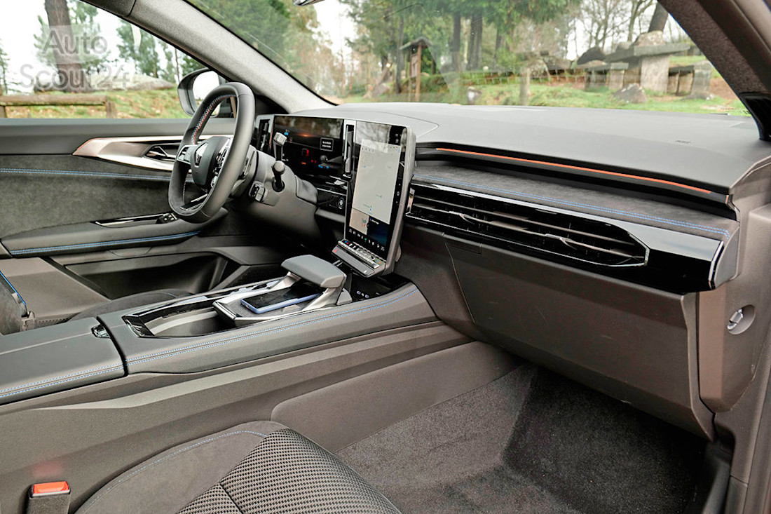Video prueba Renault Austral HEV 2023 interior Ruben Fidalgo AS24 (2).jpg