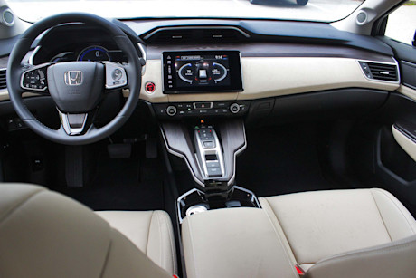 Editorial 2018 honda clarity touring 13 dh