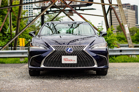 Editorial 2020 lexus es 300h 01 jl