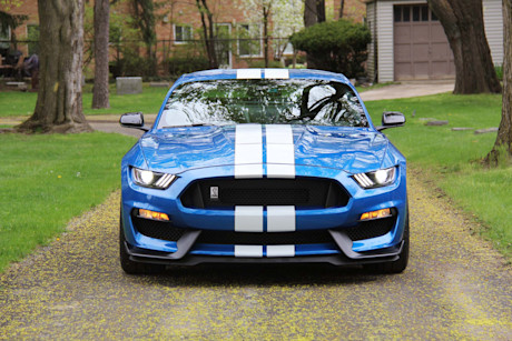Editorial 2019 ford mustang shelby gt350 01 dw