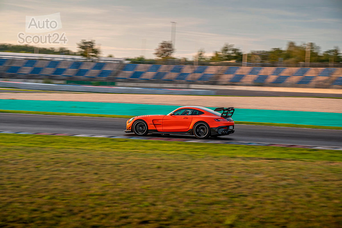 Nuevo Mercedes AMG GT Black Series 2021 (15).jpg