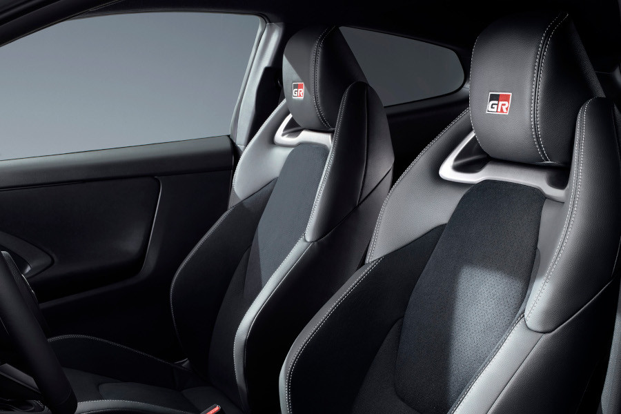 interior-toyota-gr-yaris-2024 (11).jpg