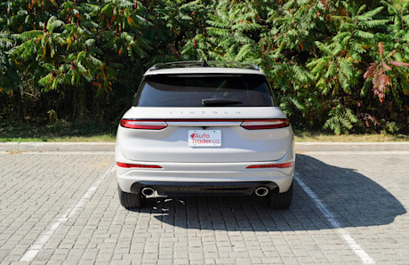 Editorial 2024 lincoln corsair grand touring awd td 240126 09 sha