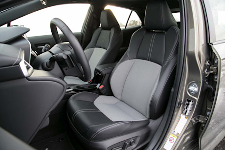 Editorial 2019 toyota corolla hatchback xse 09 jw