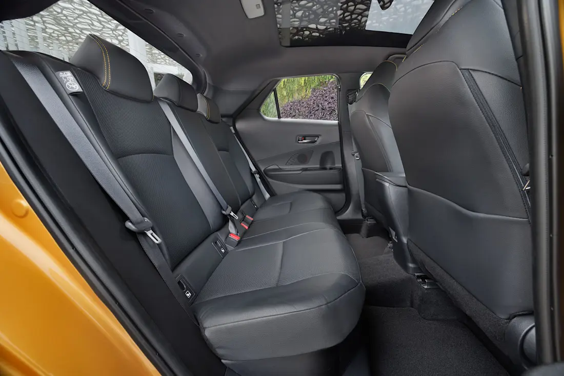 Getreu dem Motto: Platz ist auch in der kleinsten Hütte, können auch vier Personen mit bis zu 1,80 Meter ihren Platz finden.  Getreu dem Motto: Platz ist auch in der kleinsten Hütte, können auch vier Personen mit bis zu 1,80 Meter ihren Platz finden.