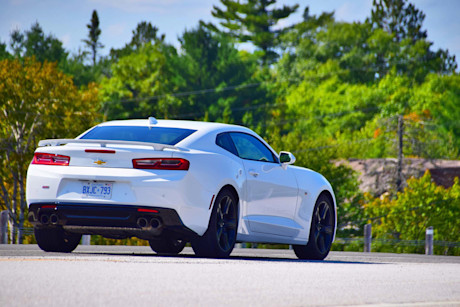 Editorial 2018 chevrolet camaro ss 07 jp