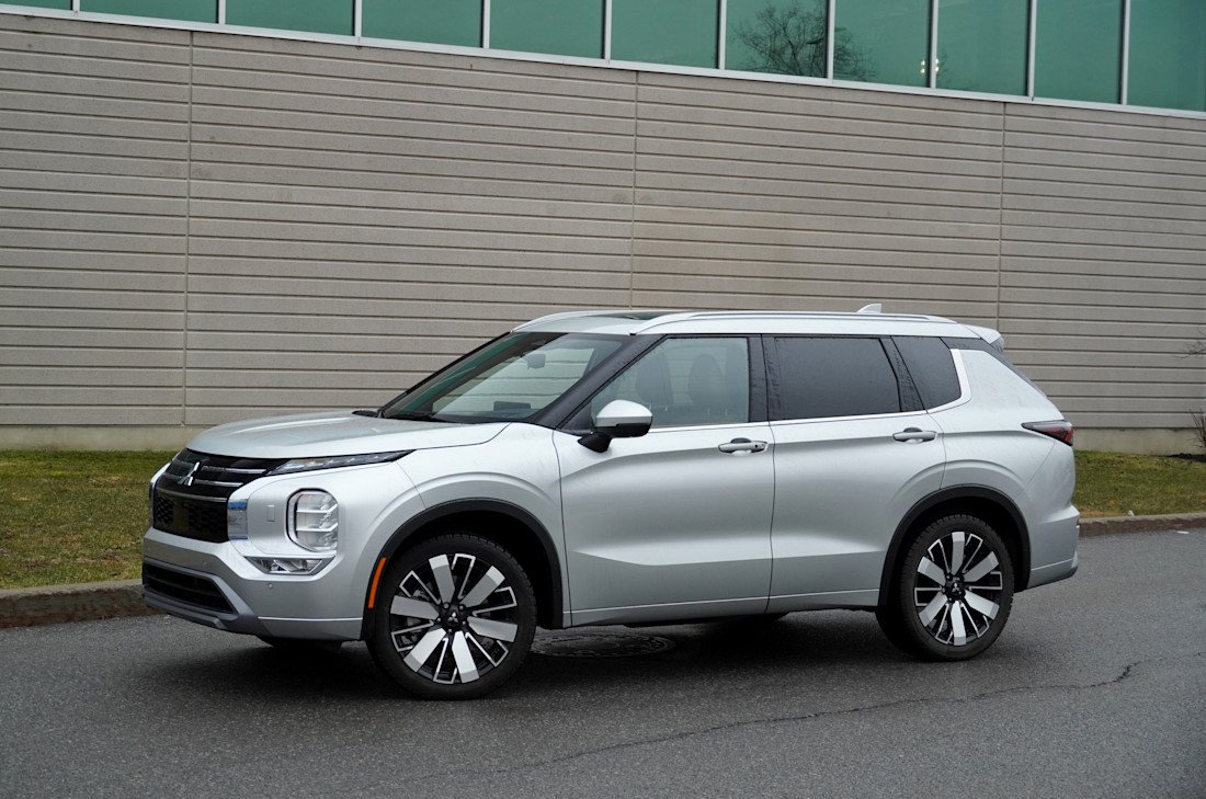 Mitsubishi-Outlander-GT-2026 (10).jpg