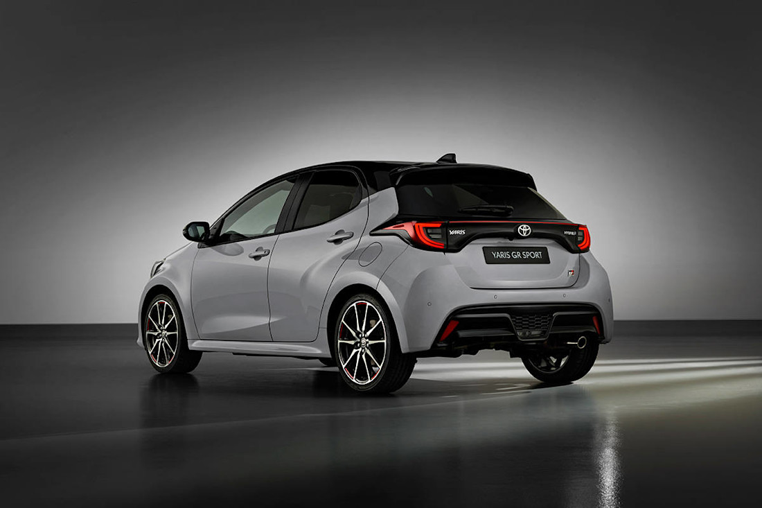 Toyota Yaris GR Sport 2022 (2).jpg