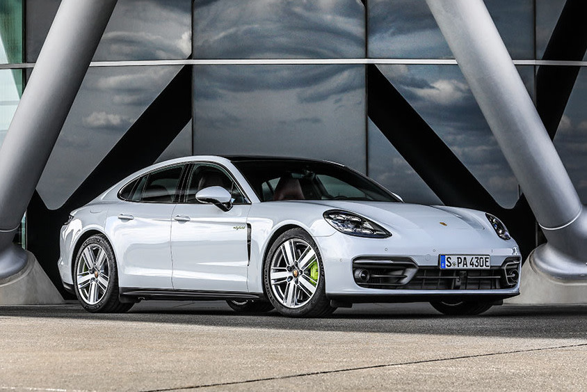 Porsche_Panamera_h__brido__6_.jpg