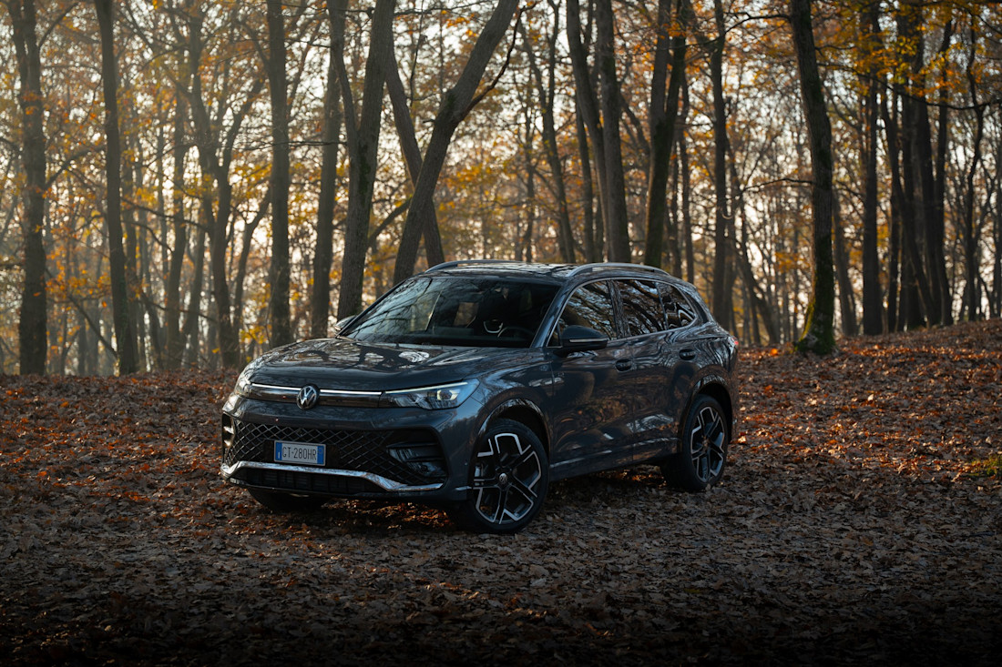 Prova Volkswagen Tiguan: ibrida, Diesel, più spaziosa e potente. Il SUV tedesco ora non ha paura di nessuno