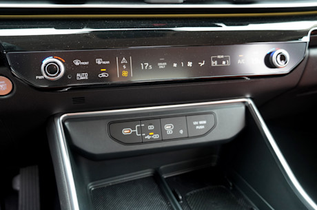Duel de minifourgonnettes hybrides : la Kia Carnival se frotte à la Toyota Sienna Image