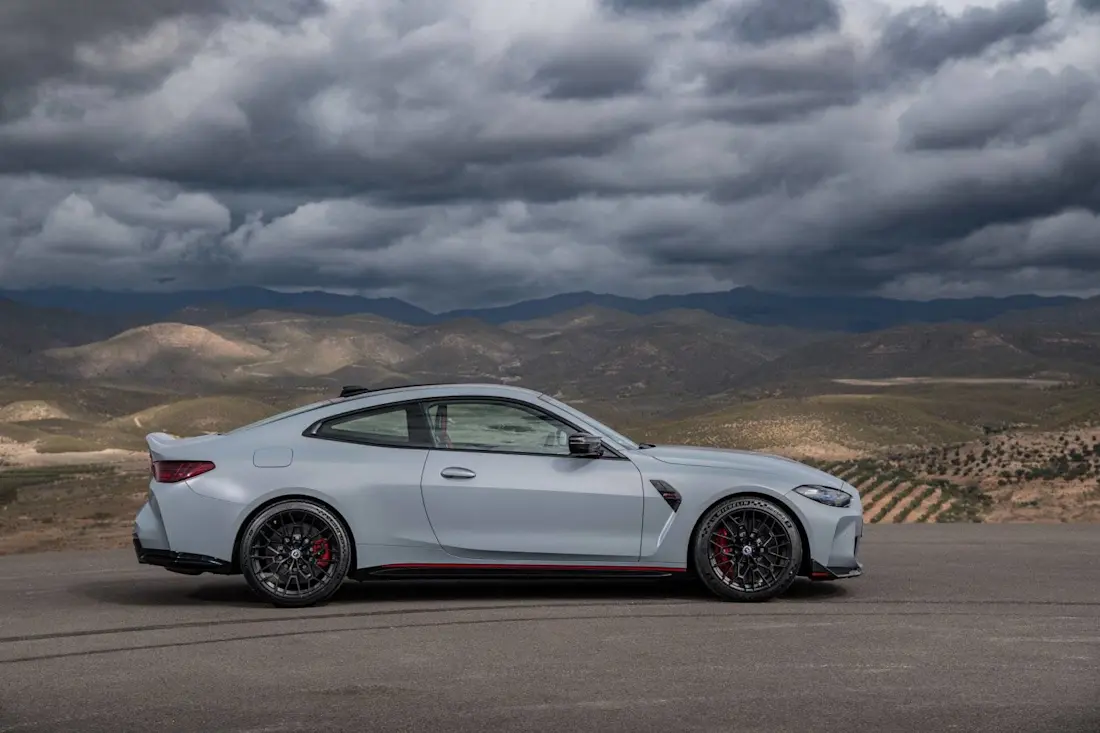 new-bmw-m4-2022-21-2