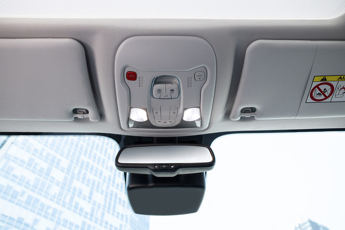 191003_Jeep_Renegade-MY2020_03.jpg