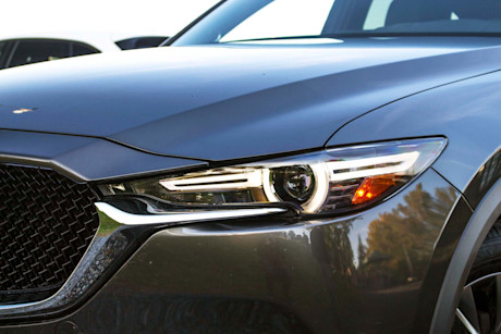 Mazda CX-5 Signature 2.5T vs 2.2D 2019 : match comparatif Body Image