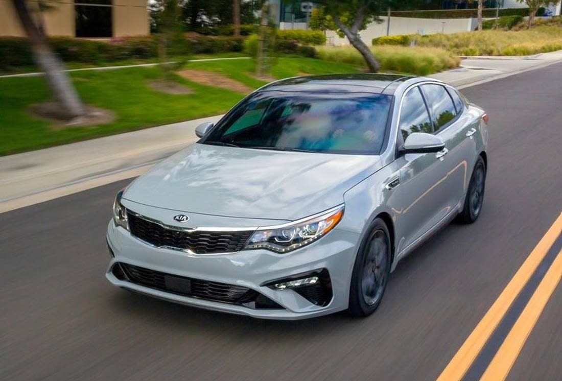 2FqQbhfojqVpT5hrj95LfP-2c62d6601c81e541d816f9fd492fda0d-kia-optima-front2-1100