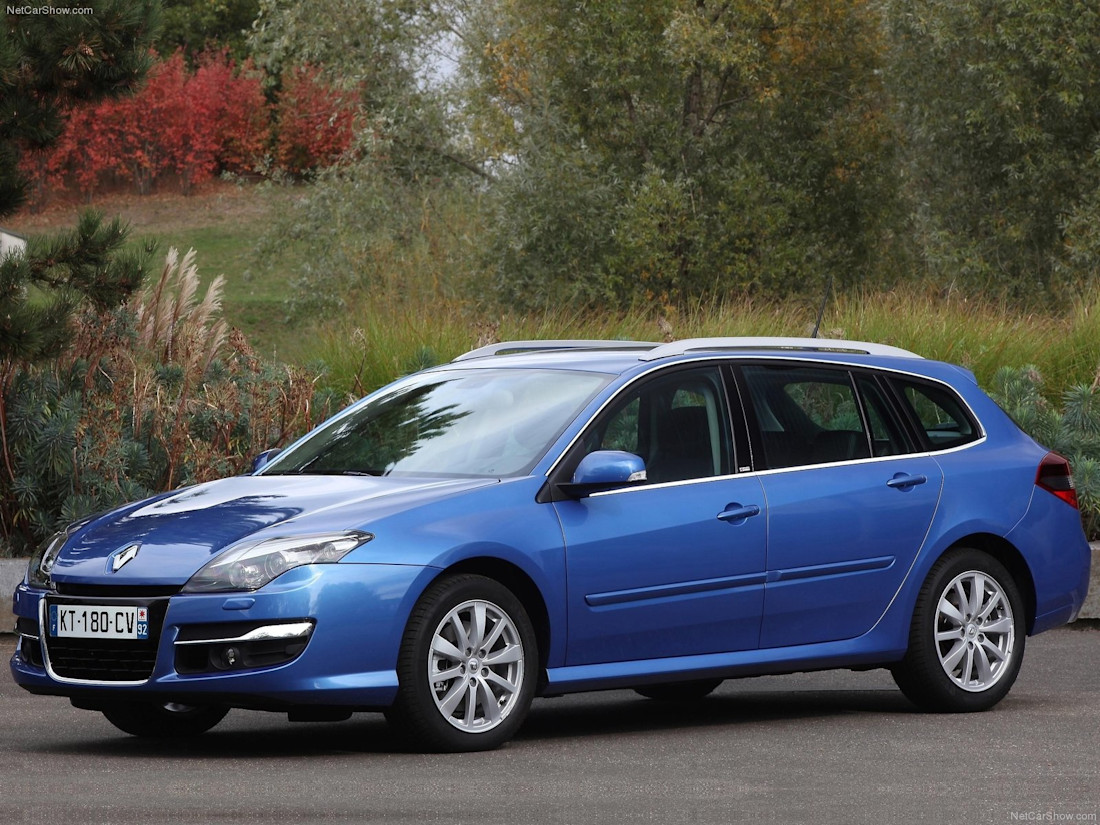 Renault-Laguna_Estate-2011-1600-04