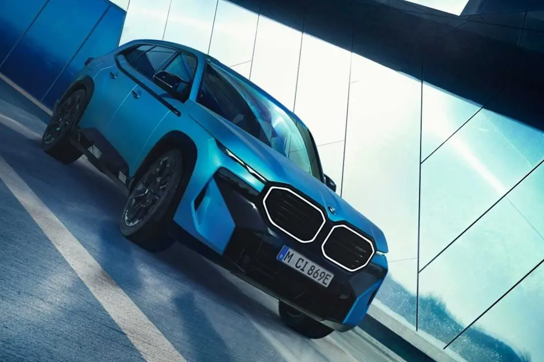 bmw-xm-50e-2024-2