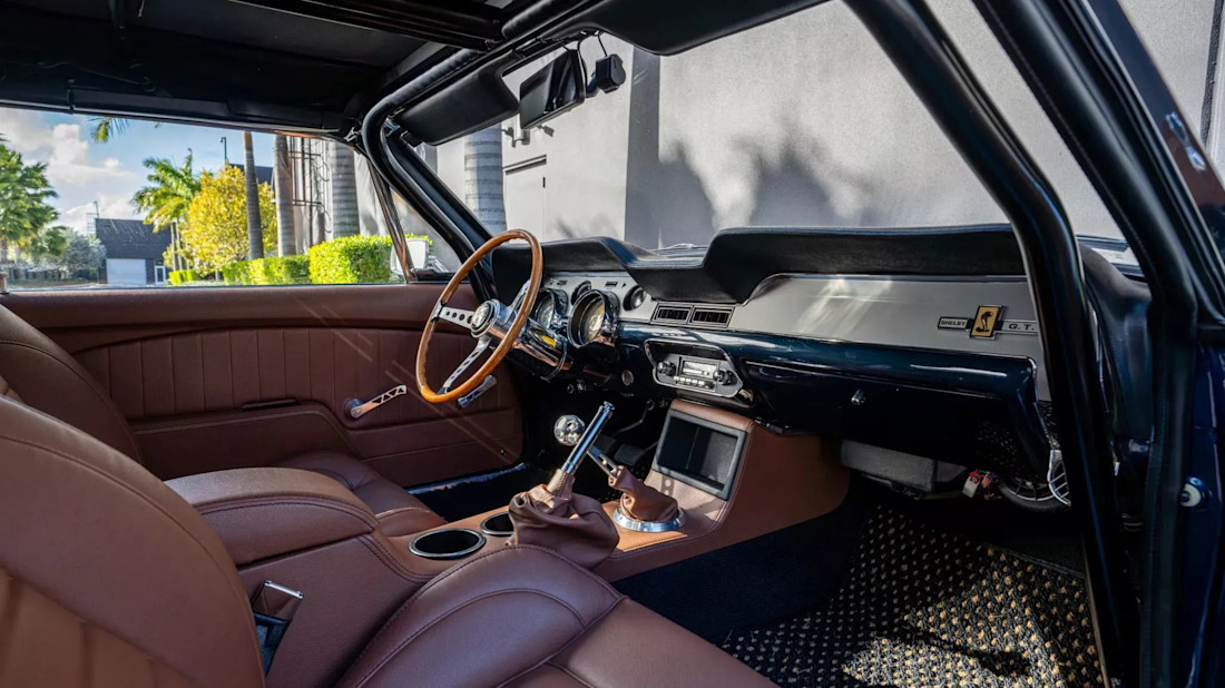 Ford-mustang-1968-off-road-restomod (4).jpg