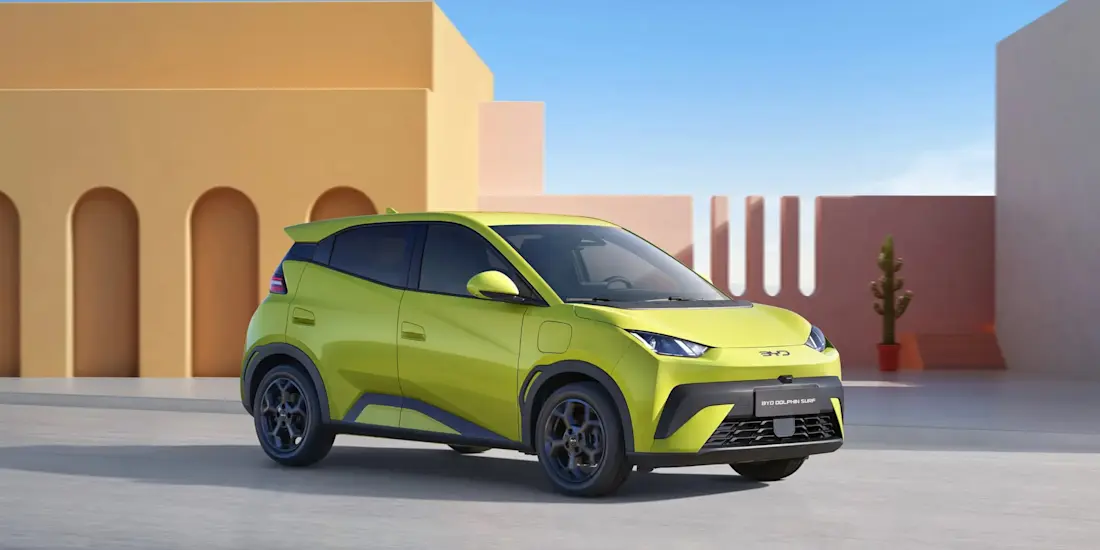 BYD Dolphin Surf la city car elettrica economica 01