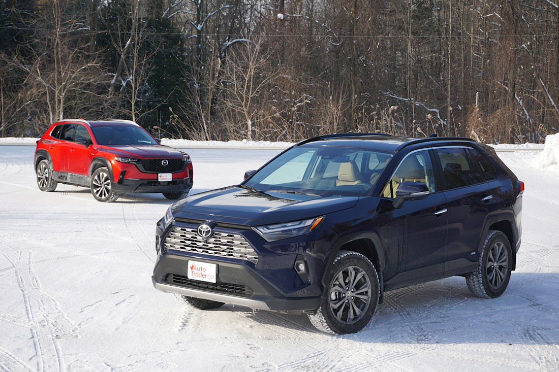 Editorial 2025 toyota rav4 vs mazda cx 50 comp di 250219 3