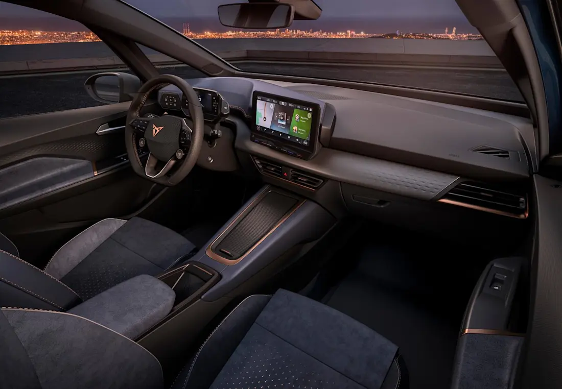 media-03 CUPRA EL BORN INTERIOR DASHBOARD-H