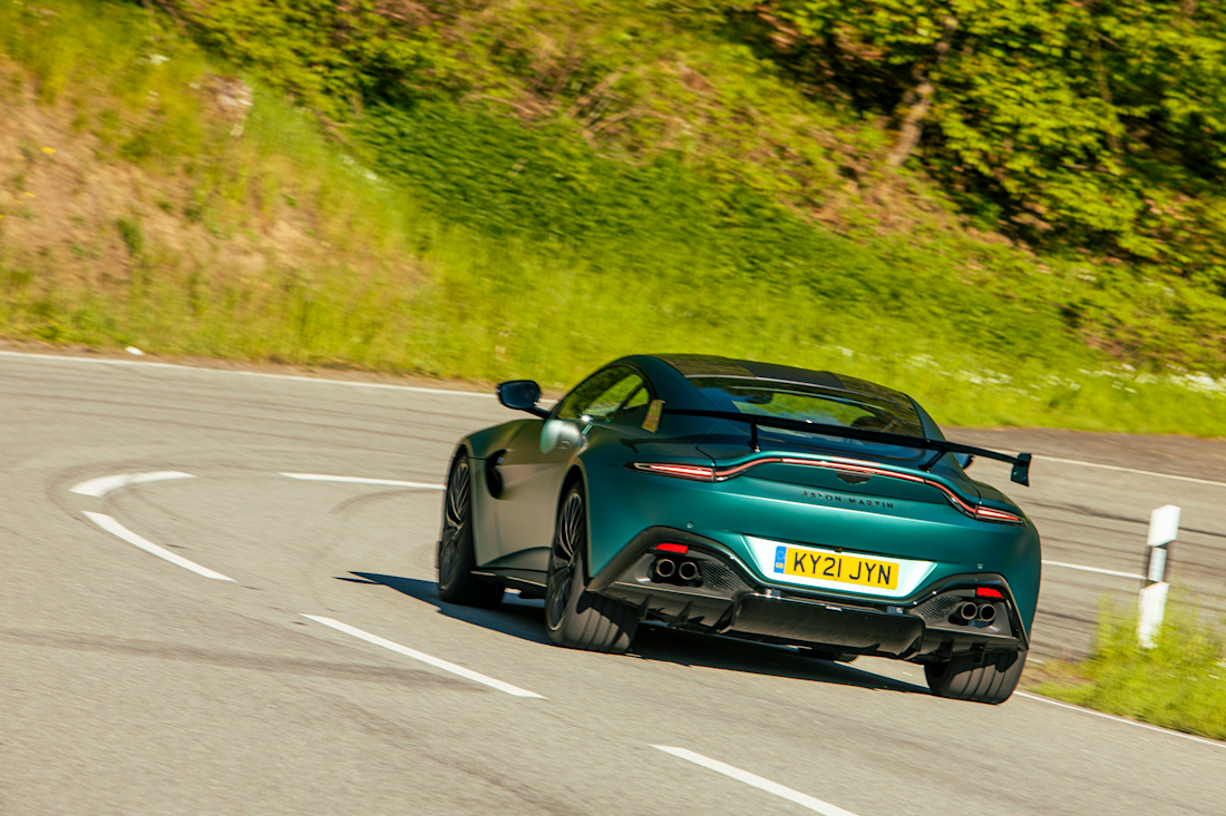 Aston-Martin-Vantage-F1-Rear-Dynamic Aston-Martin-Vantage-F1-Rear-Dynamic