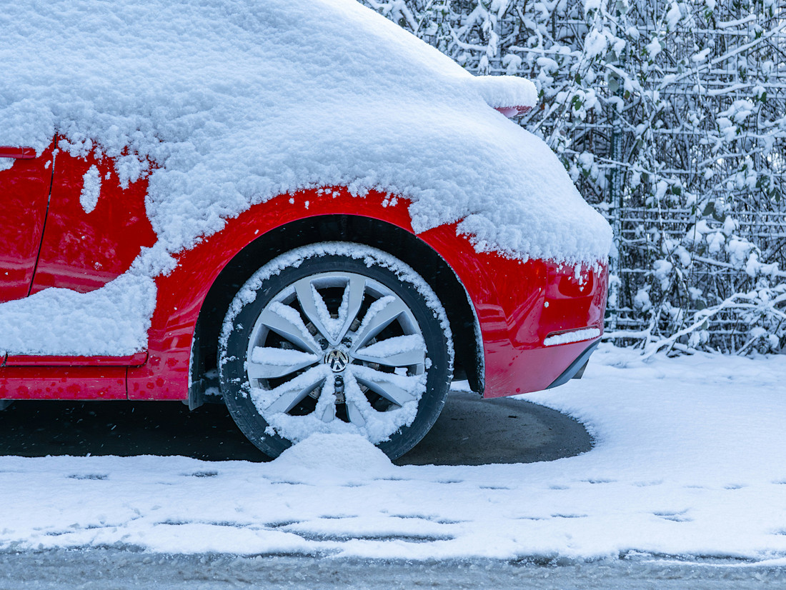 Jantes d’hiver : acier ou alliage, coûts, avantages et entretien