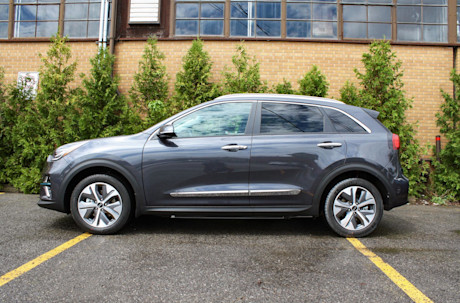 Editorial 2020 kia niro ev sx touring 04 db fr