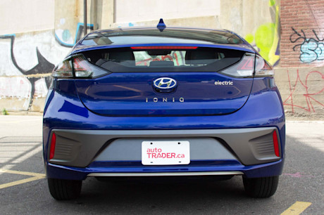 Editorial 2020 hyundai ioniq electric ultimate 08 sm