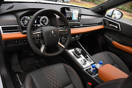 Mitsubishi Outlander PHEV 2023 : premier essai Image