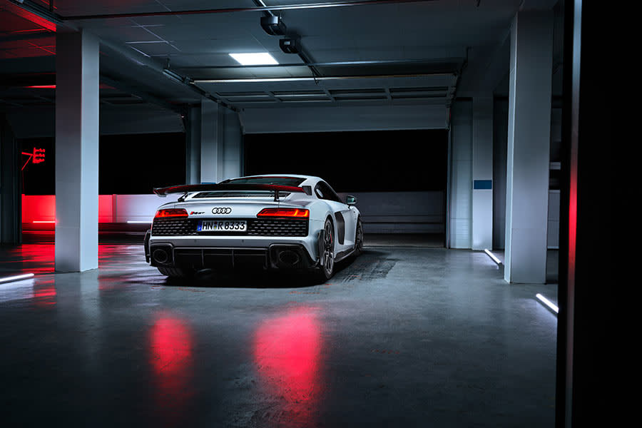 Audi-R8-V10-GT-RWD-2022-autoscout24 (1).jpg