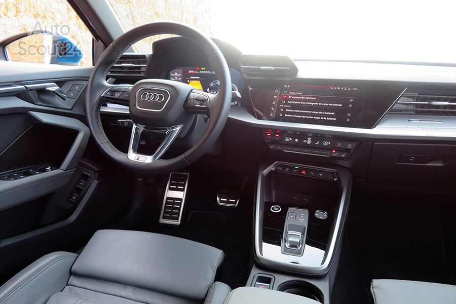 FT_23_audi_a3_sportback_puesto_conducciขn_3.JPG