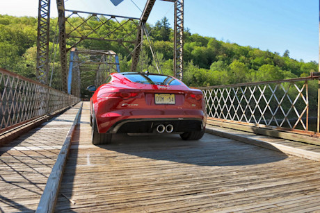 Editorial 2016 jaguar f type s bh 08