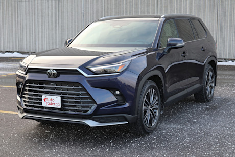 Editorial 2026 toyota grand highlander platinum hybrid max td jm 251227 41