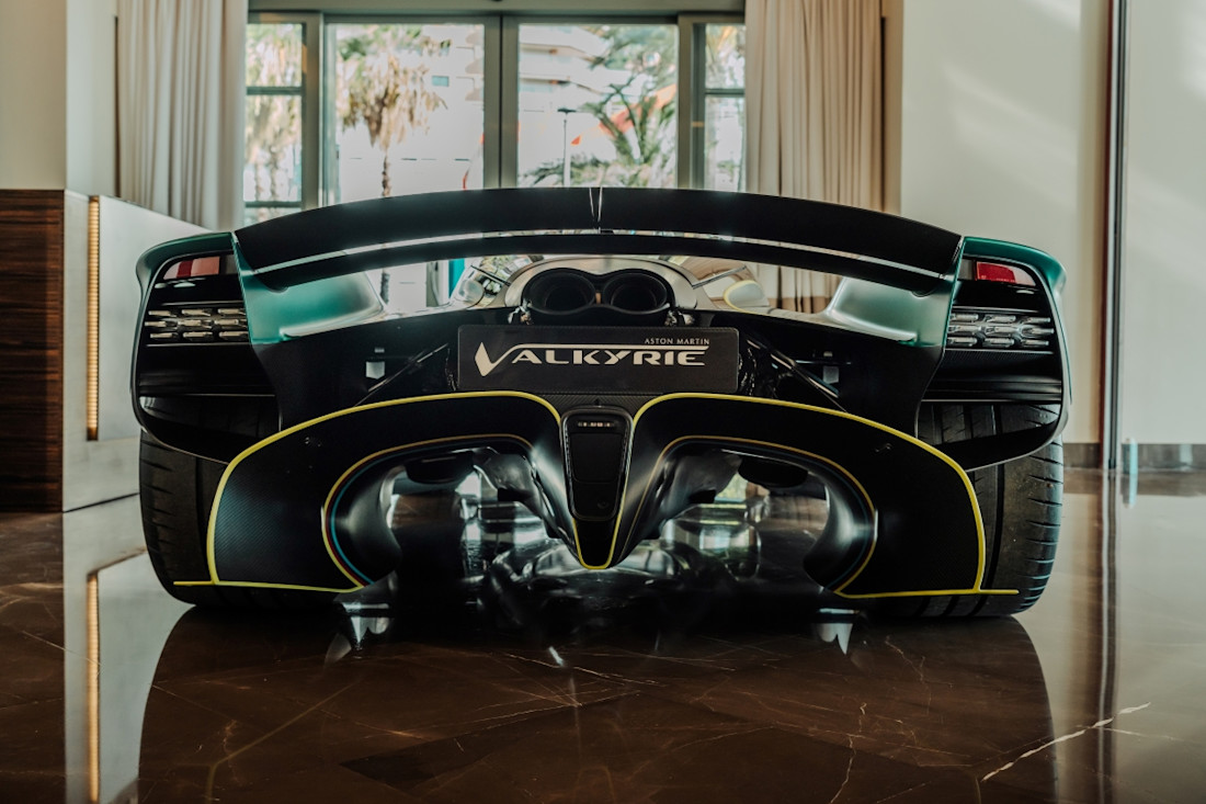 aston-martin-valkyrie-lego-2025 (3).jpg