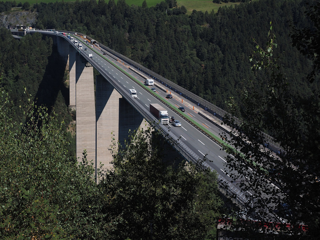 Grenzstreit: Österreich sperrt Landstraßen