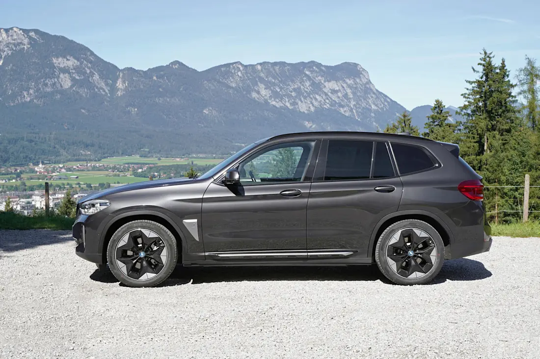 3 bmw-ix3-seite