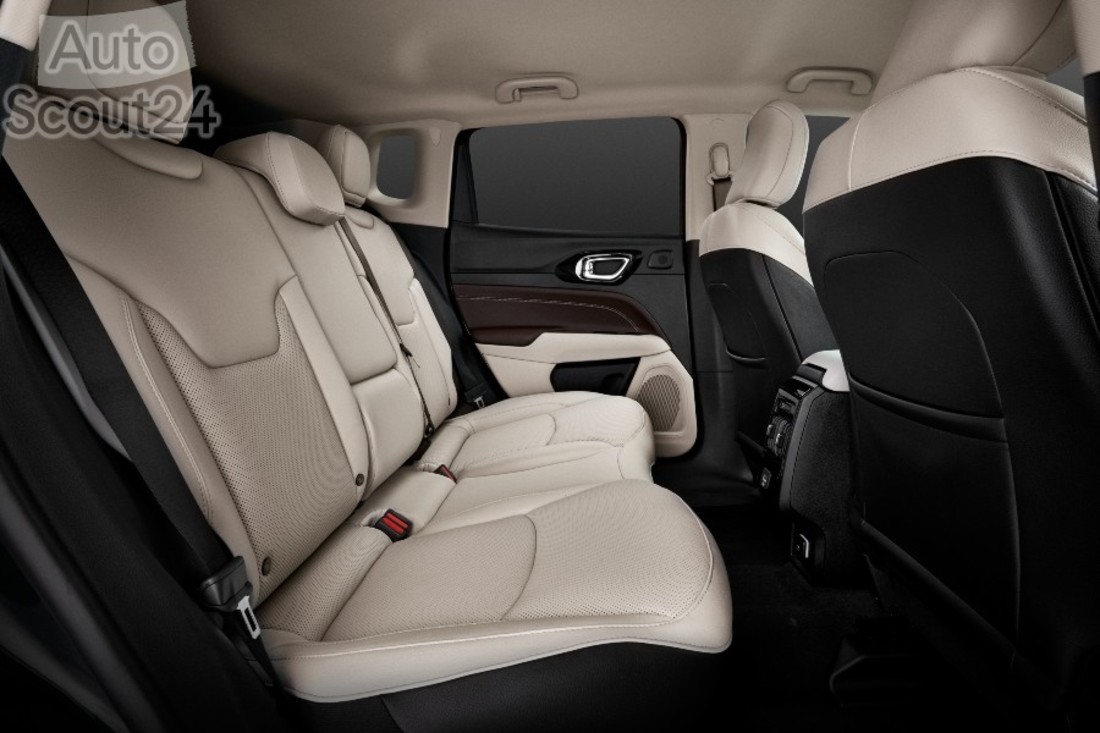 9.NewJeep®Compassinteriors (2).jpg